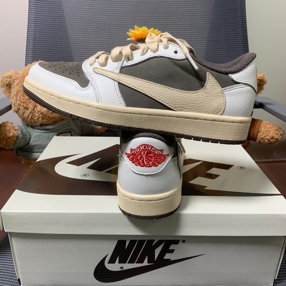 Men's Nike x Air Jordan 1 Low 'Reverse Mocha' Sneakers - Picture 6 of 8